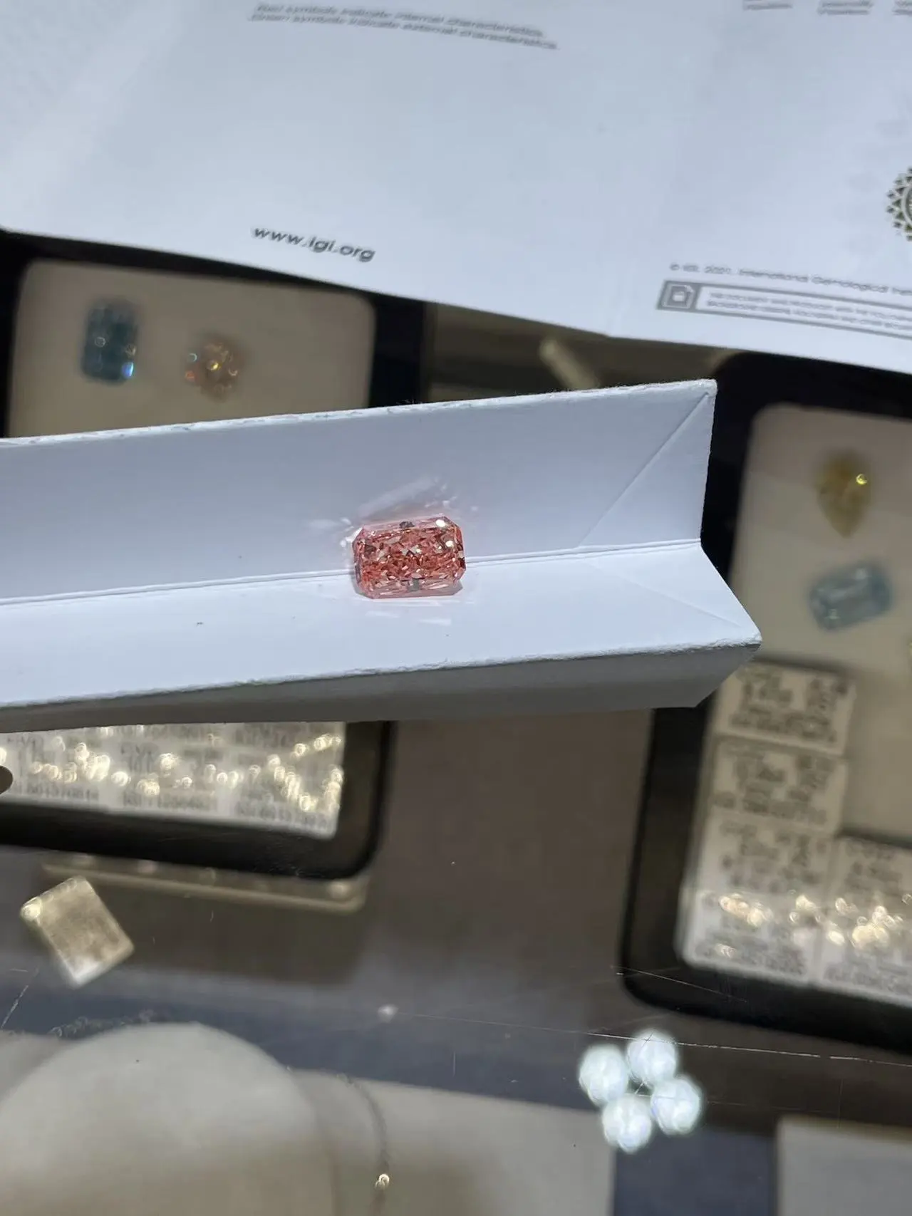 Fancy Intense Pink Radiant-Cut VS1 Clarity Lab-Grown Diamond 4.25ct  IGI:770669768 1