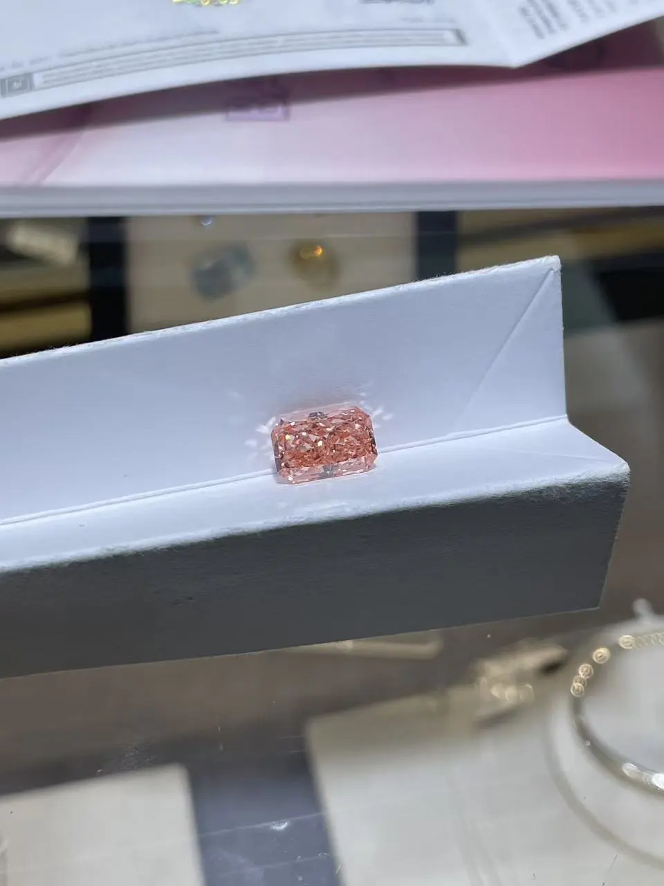 Fancy Intense Pink Radiant-Cut VS2 Clarity Lab-Grown Diamond 4.13ct IGI:769606557 1