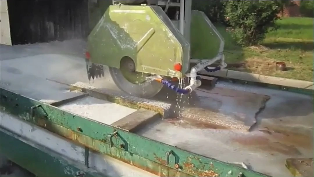 ماكينة قطع البروفايل CNC/PLC محكمة الإغلاق بالزيت | هيزار 1