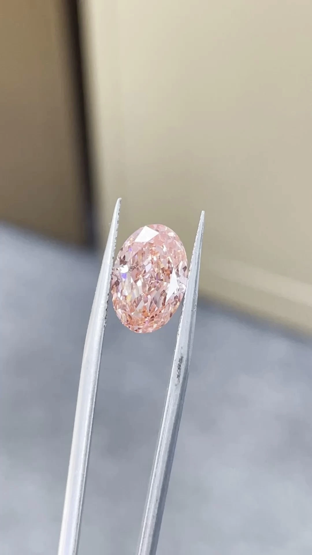 Fancy Intense Pink Oval-Cut VS2 Clarity Lab-Grown Diamond 3.86ct IGI:768648423 1