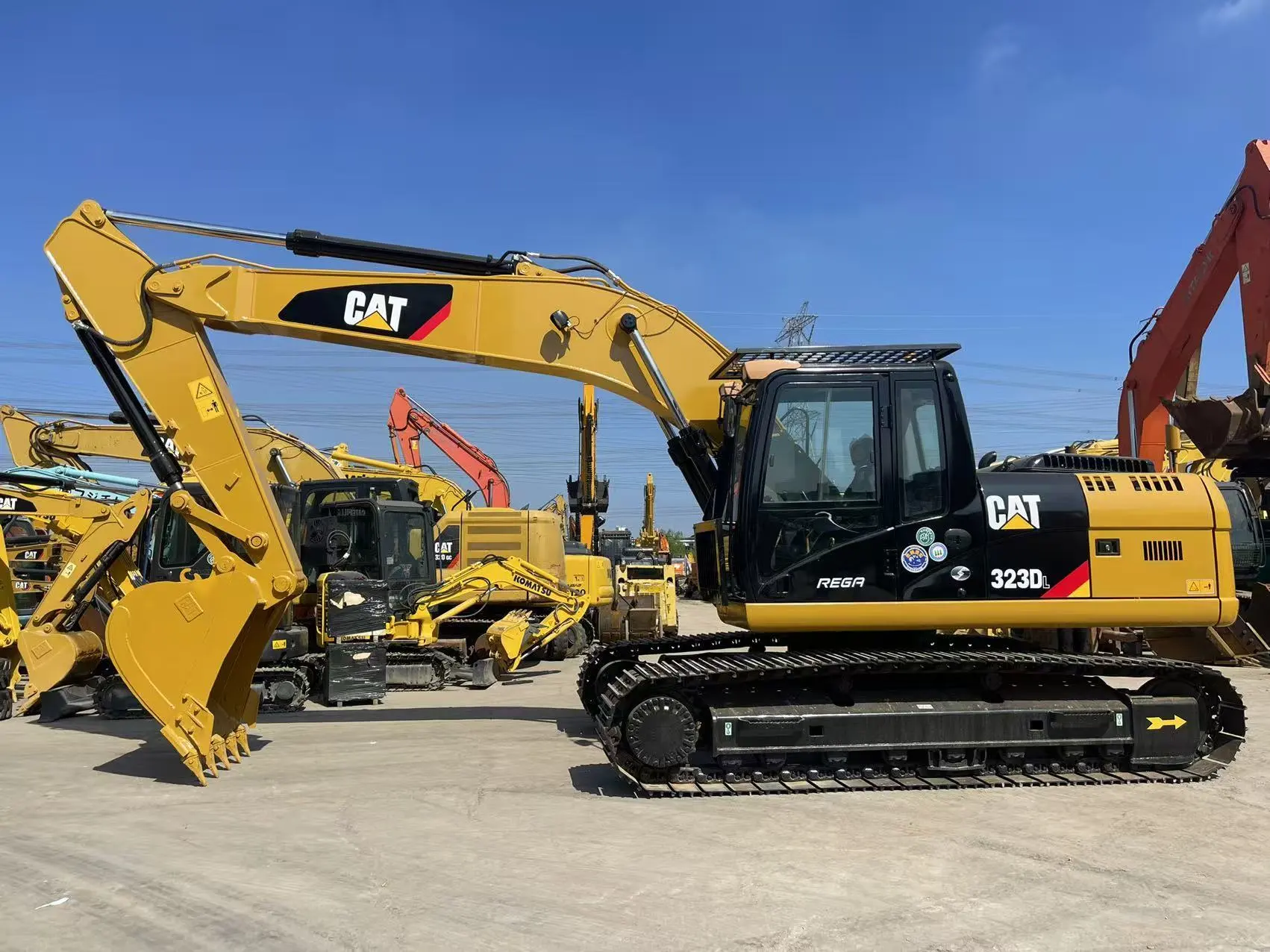 Reliable Used Cat 323DL Excavator For Construction And Excavation Projects 1