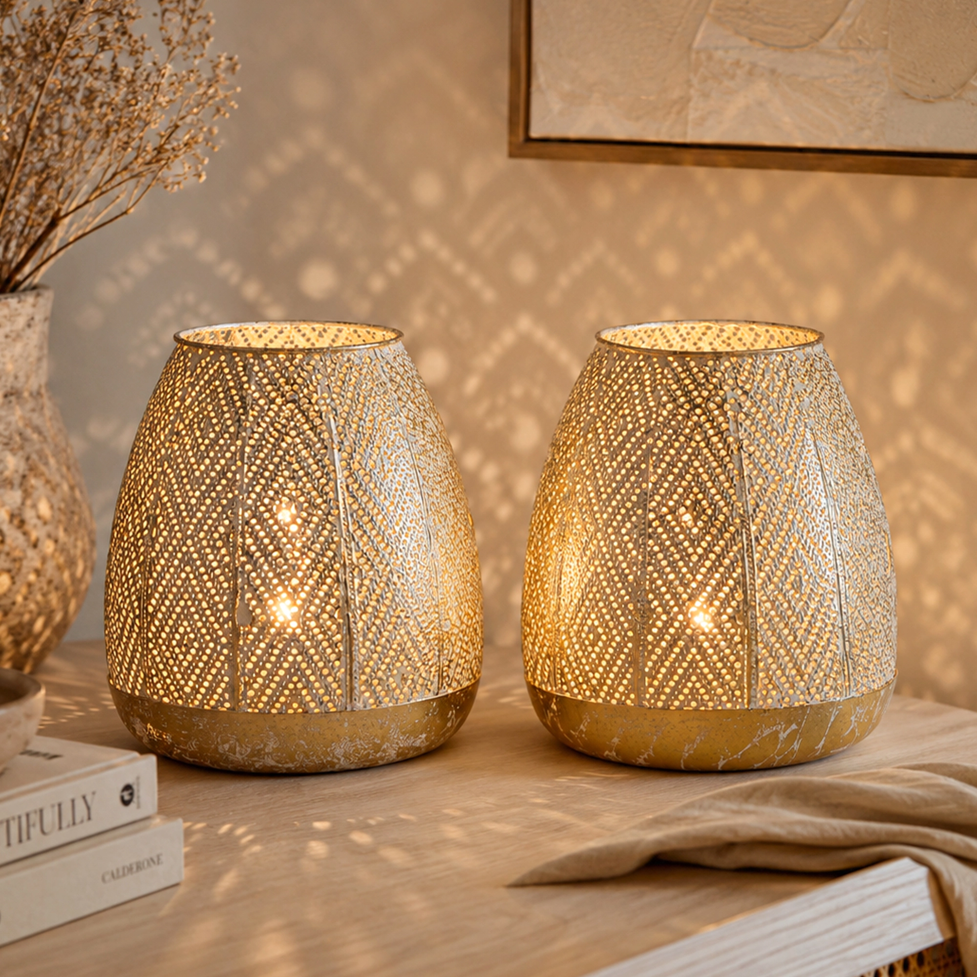 Vintage Gold-Finish Battery Lamps – 2-Piece Decorative Set 1