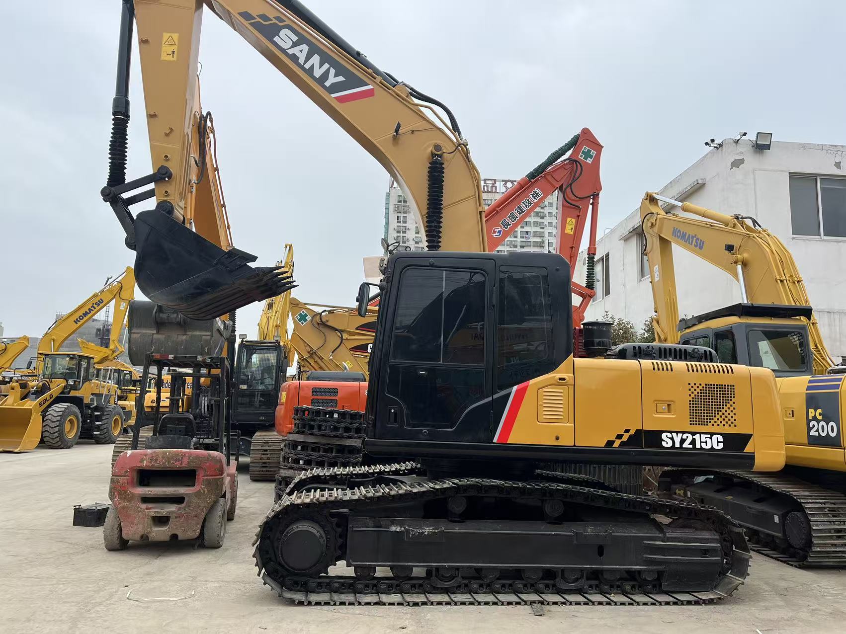 SANY SY215C Hydraulic Excavator 22Ton For Sale 2