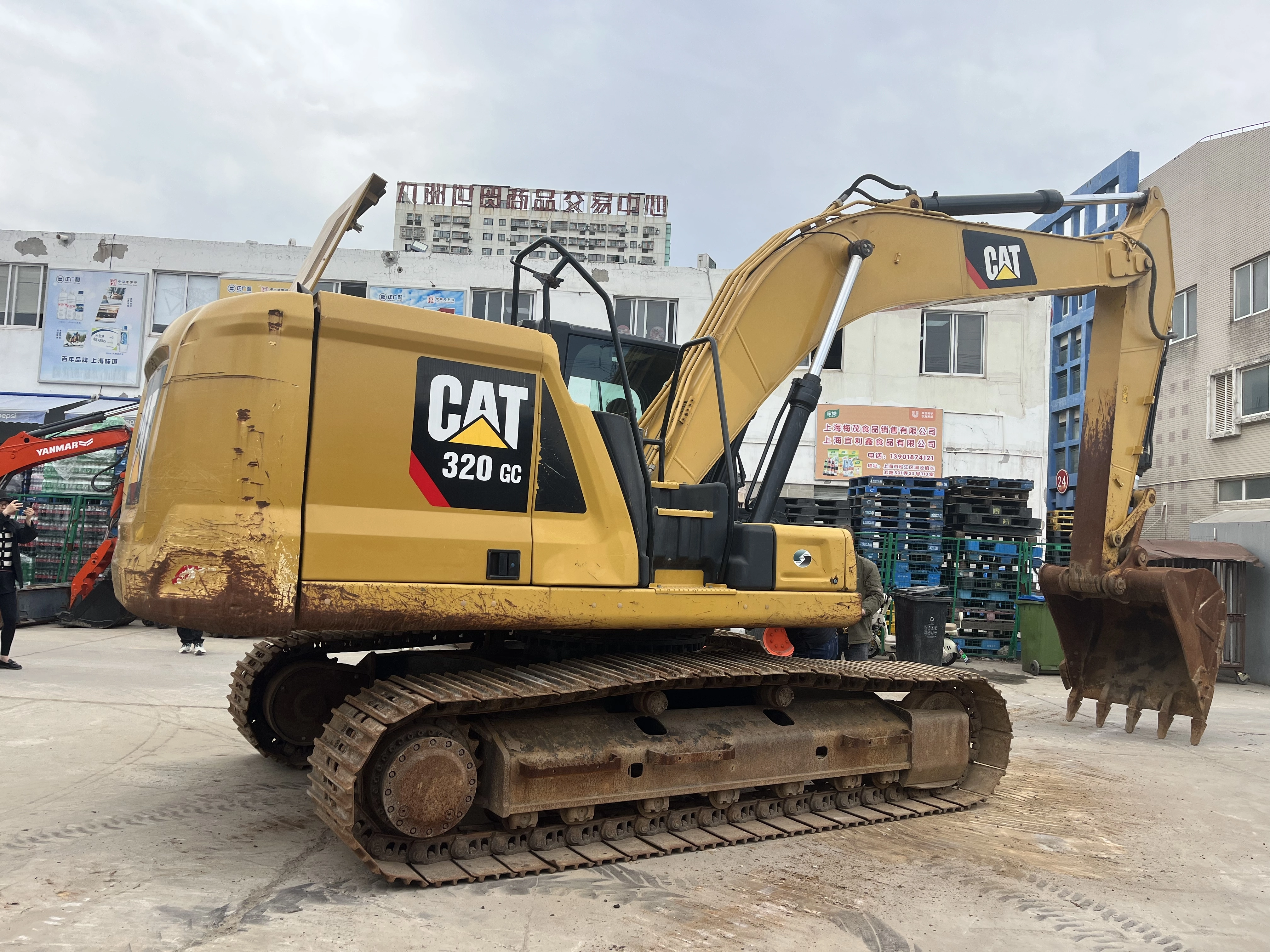 İstilik və Köməkçi Hidravlika Hazırlığı ilə İşlənmiş Cat 320GC Ekskavatorunu Təmizləyin 1
