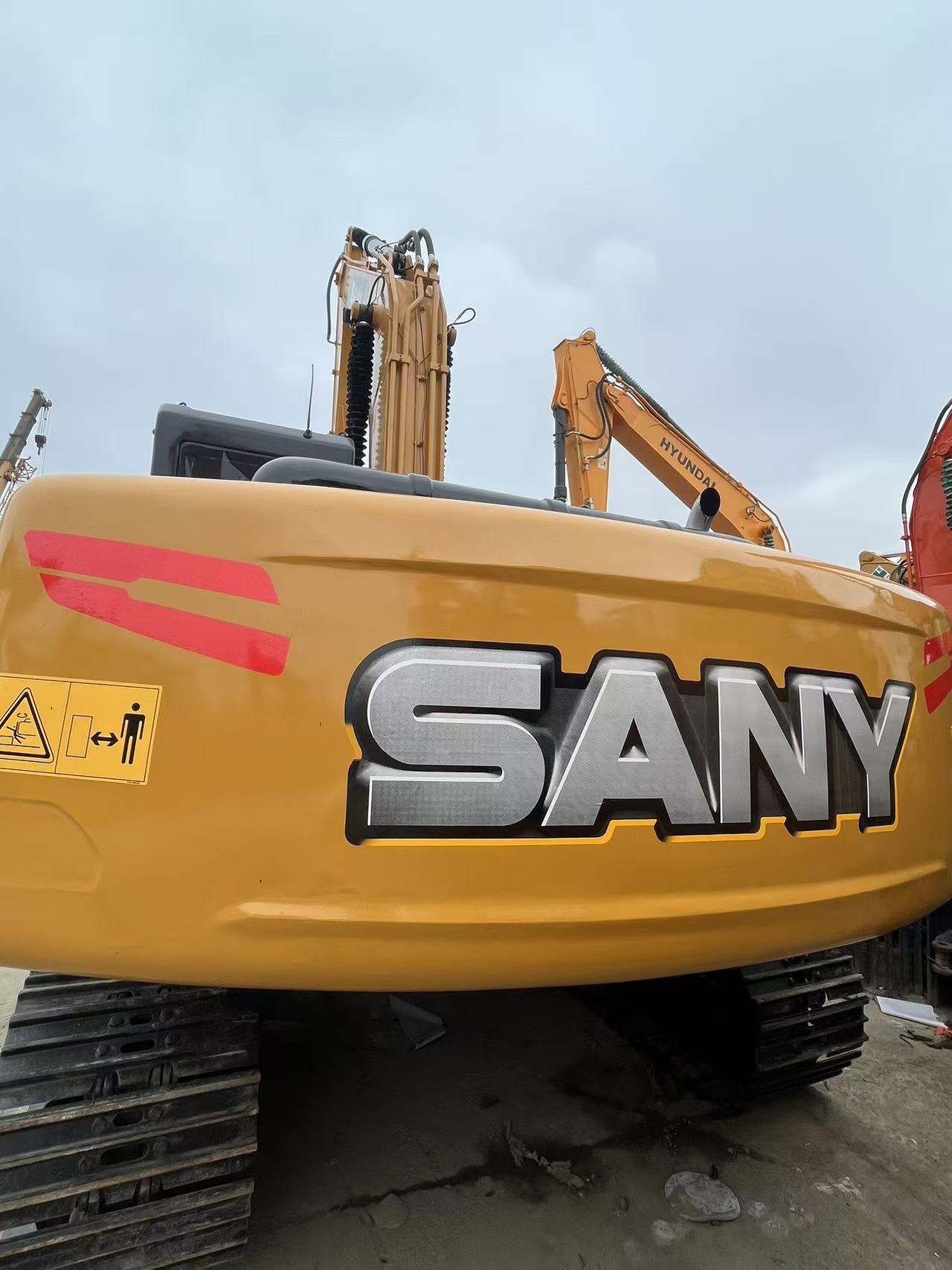 Used Sany SY215C Excavator 21.5Ton Original China Low Hours Good Condition 4