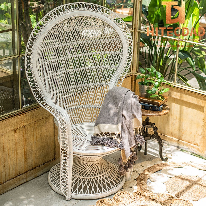Silla de ratán tejida a mano con diseño de pavo real y elaborados calados HTD-OF1050 3