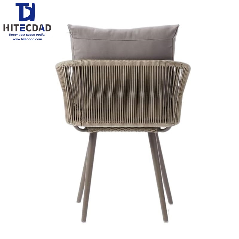 Chaise de jardin beige à structure métallique, accoudoirs tressés et coussins gris HTD-OF1045 2