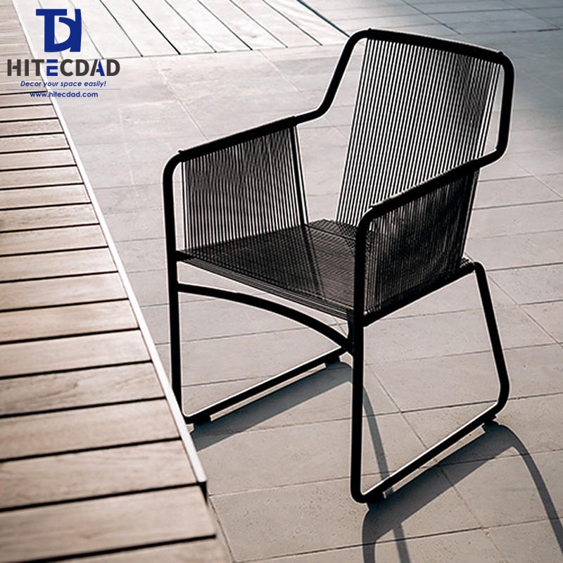 Chaise de patio cantilever moderne avec revêtement en corde grise tressée HTD-OF1063 2