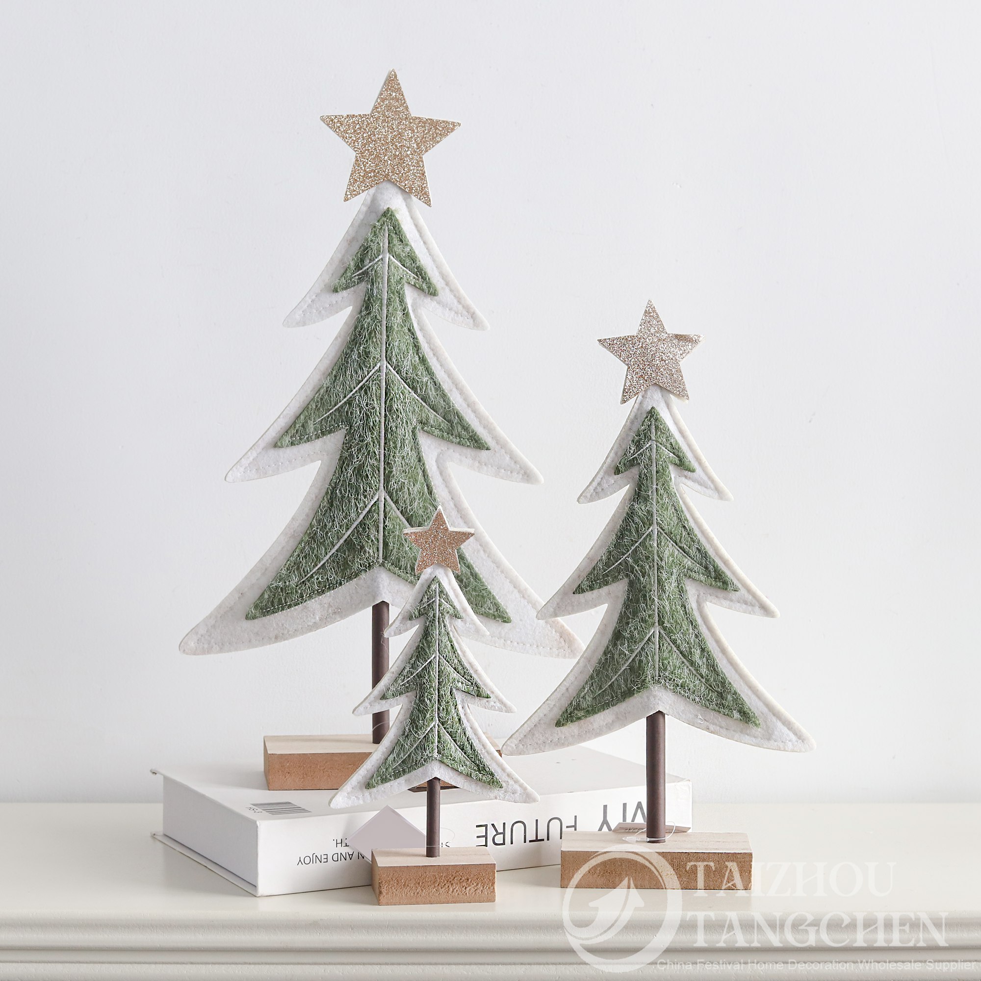 Hot Selling Handmade Felt Dog Tabletop Ornaments and Mini Christmas Tree Winter Festive Farmhouse Style Home Decoration 4