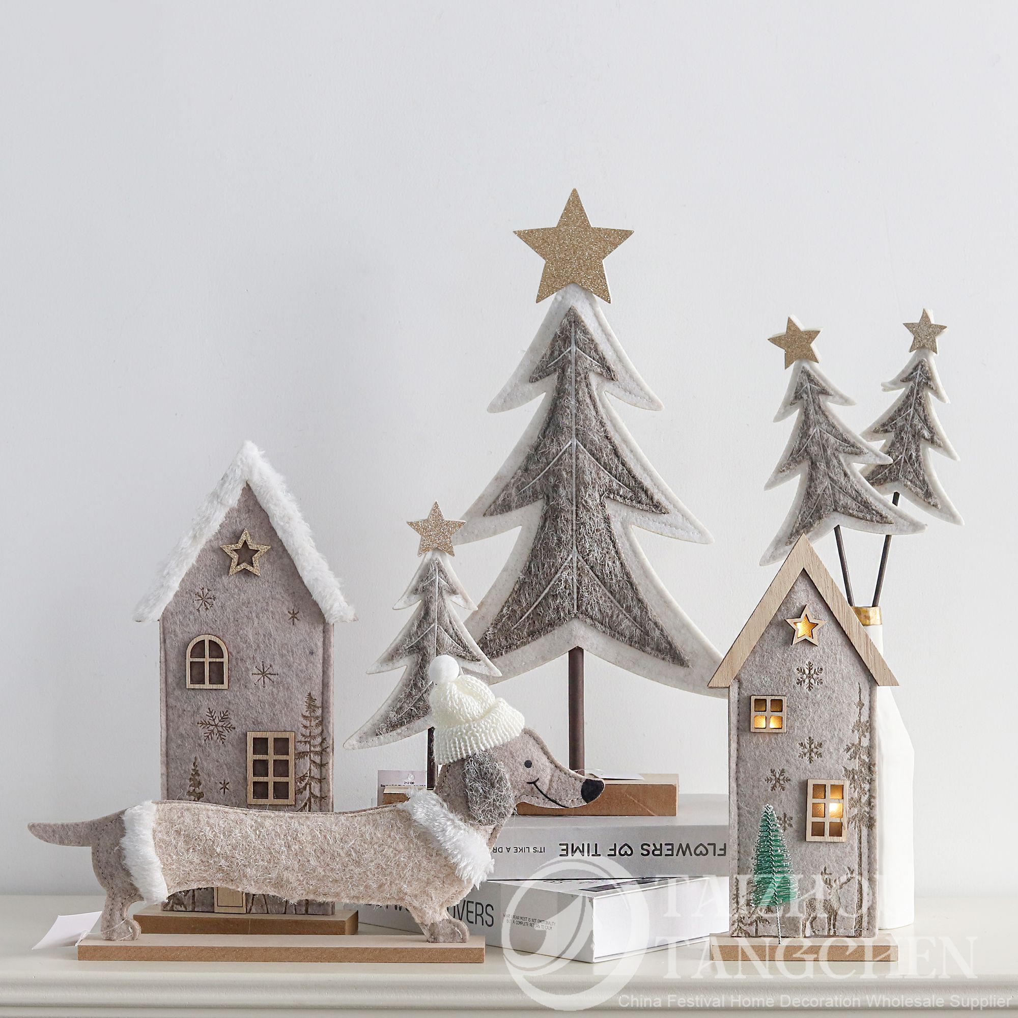 Minimalist Cottagecore Xmas Decor Soft Felt Glowing Winter Cabin Pine Star Tree Cute Sausage Dog Holiday Table Decor 2