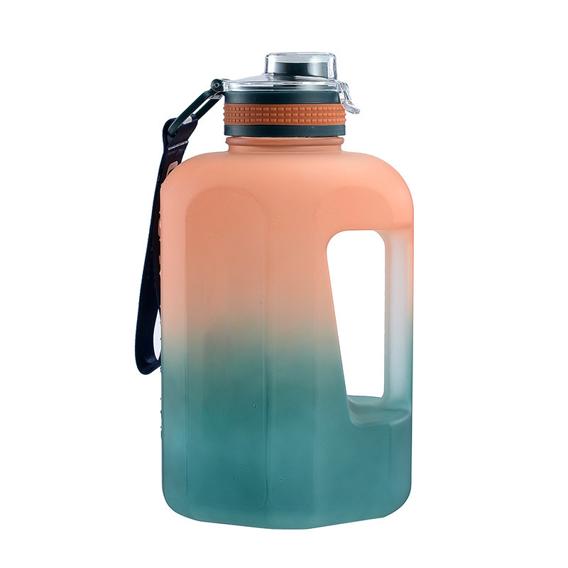 1600 ml / 2200 ml Sport-Trinkflasche mit Farbverlauf und mattem Finish, inklusive Strohhalm und Trageband | Großhändler 1