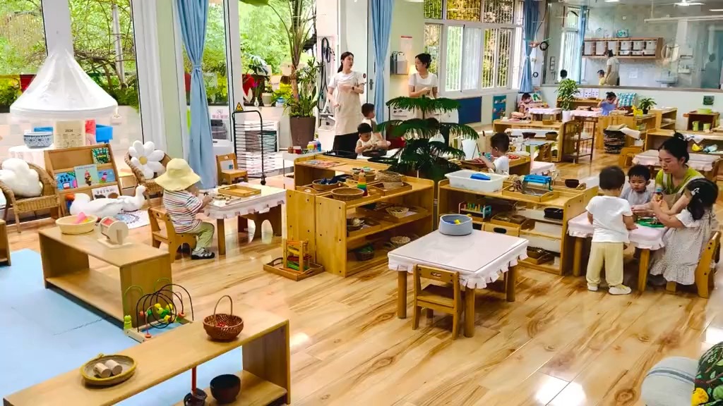 El entorno preparado: cómo cultivamos la independencia en los niños pequeños de la metodología Montessori.