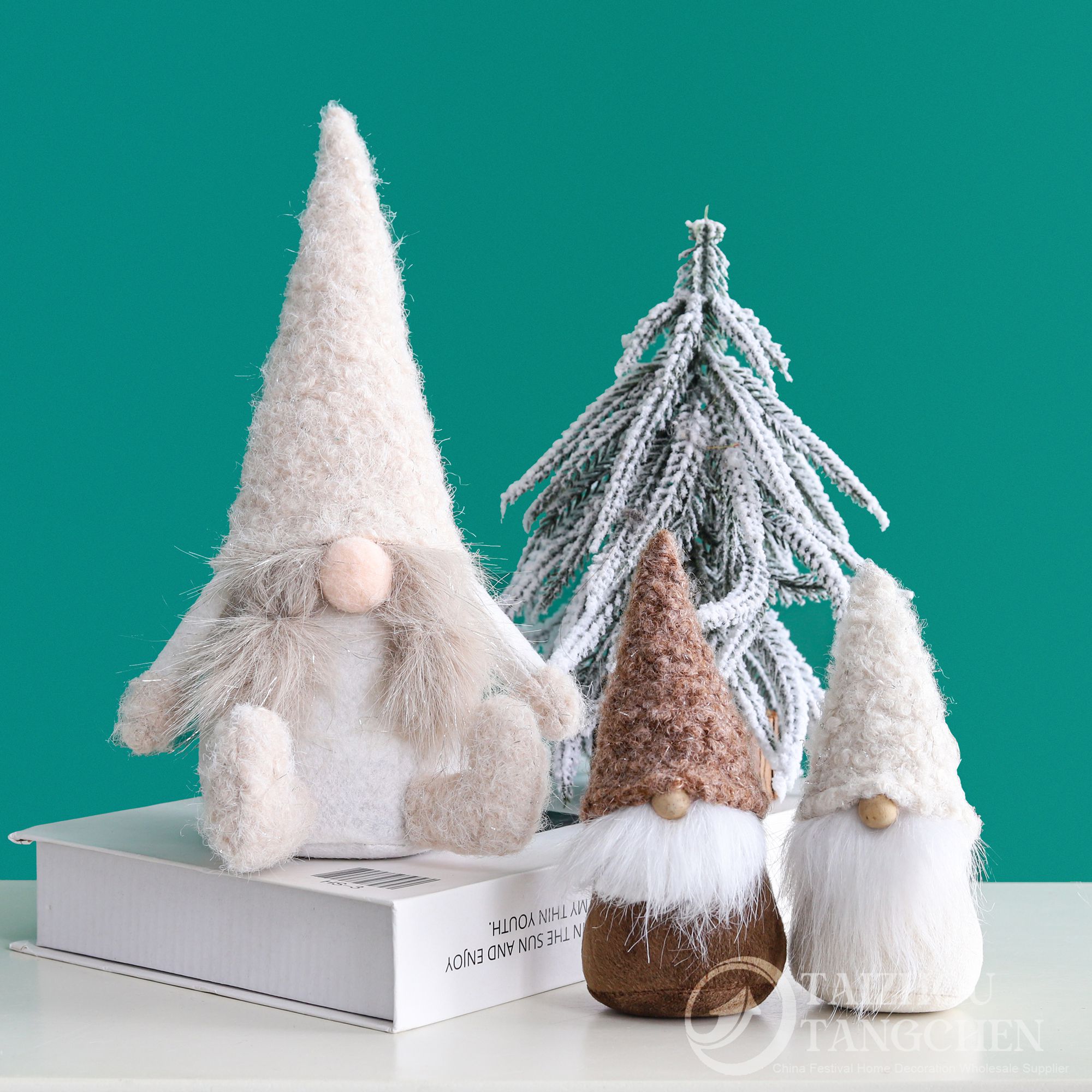 Weiche Filz-Mini-Gnome ohne Gesicht, neutrale beige-braune Winter-Tisch- und Regaldekoration für Zuhause, Weihnachtsfeiern 4