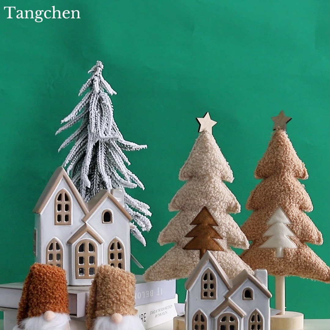 Nordisches Winterweihnachtsdorf-Dekor, Mini-Keramikhaus, flauschiger Weihnachtsbaum, Heim-, Regal-, Tisch- und Weihnachtsdekoration für den Schreibtisch 1
