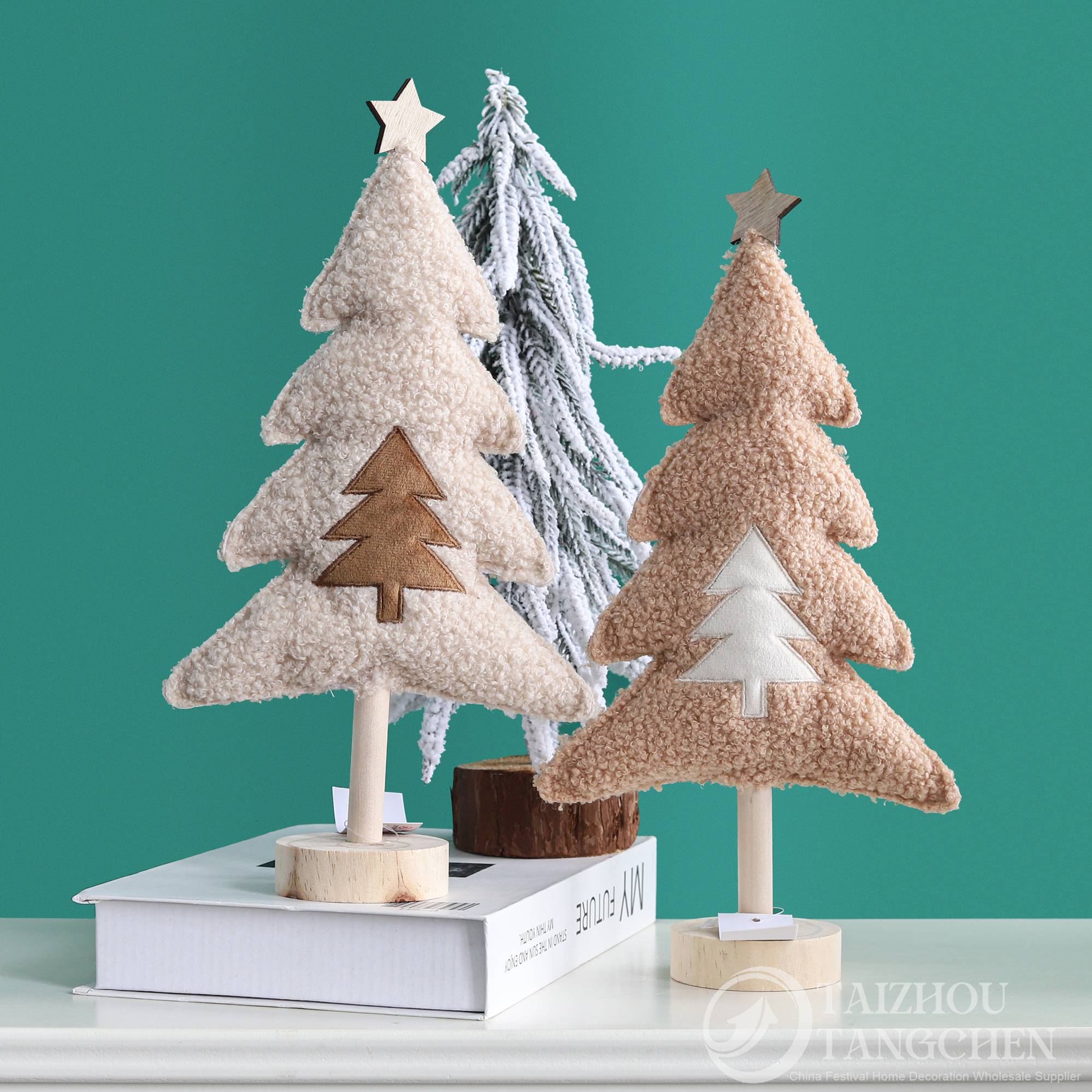 Nordisches Winterweihnachtsdorf-Dekor, Mini-Keramikhaus, flauschiger Weihnachtsbaum, Heim-, Regal-, Tisch- und Weihnachtsdekoration für den Schreibtisch 3