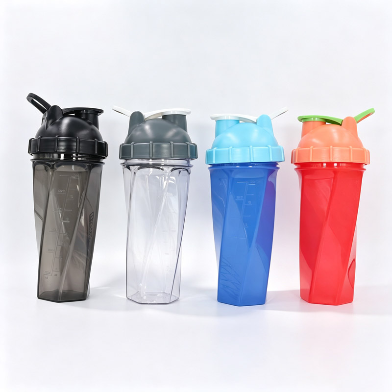 Shaker per proteine ​​da 700 ml dal nuovo design con sfera di miscelazione in metallo | Fornitore all'ingrosso personalizzato in Tritan e PP 2