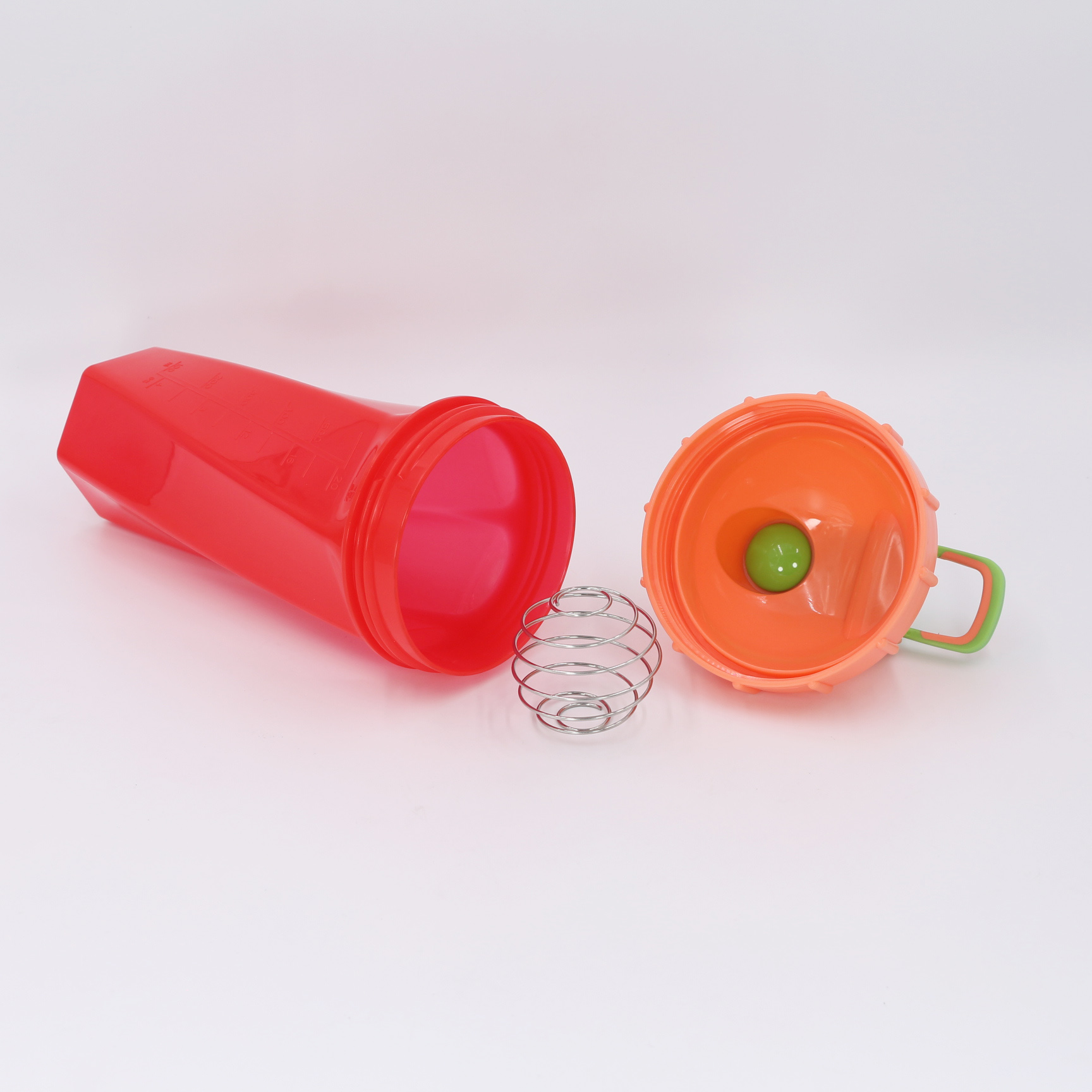 Shaker per proteine ​​da 700 ml dal nuovo design con sfera di miscelazione in metallo | Fornitore all'ingrosso personalizzato in Tritan e PP 12