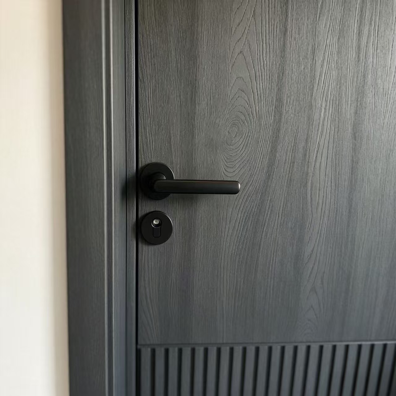 elm veneer door close view