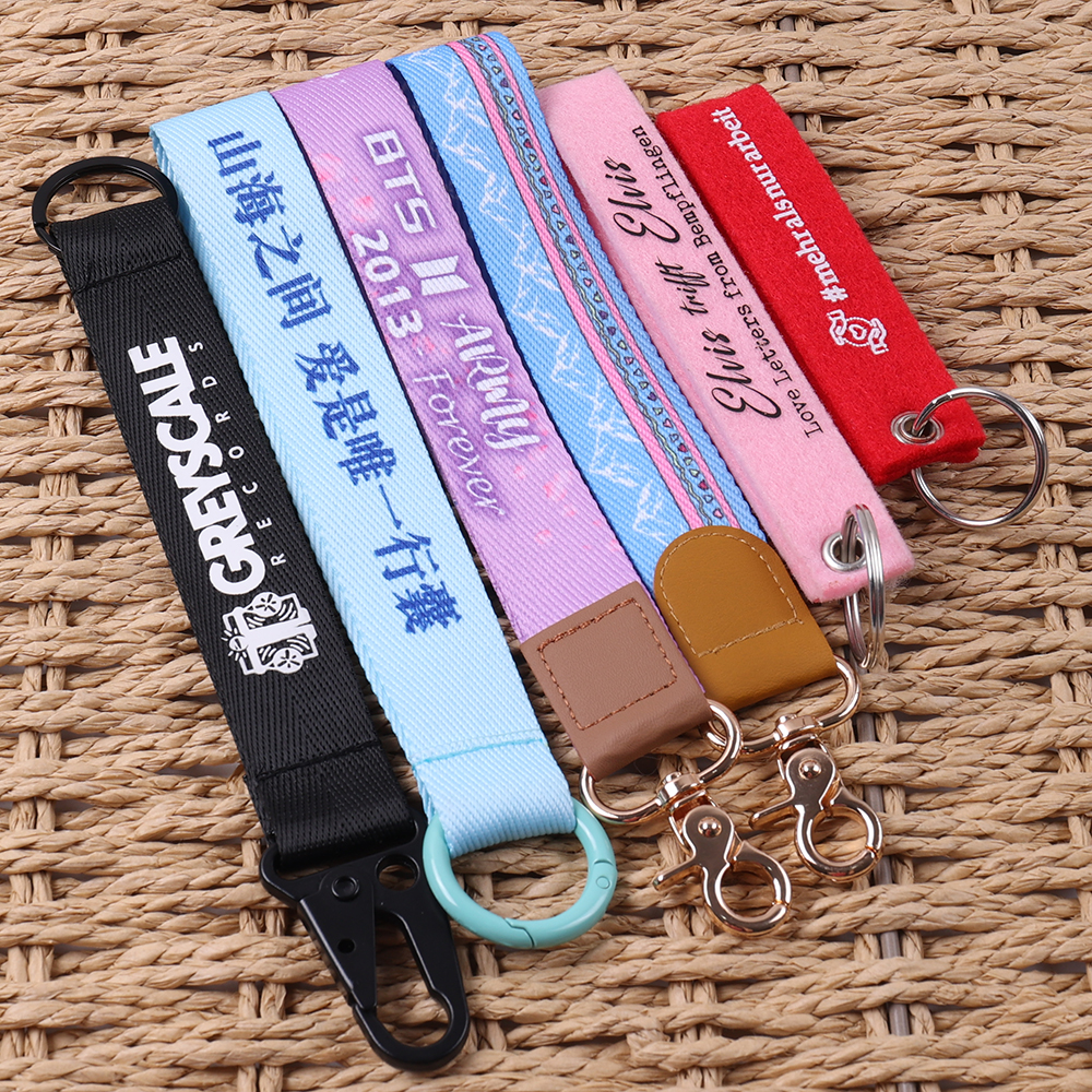 Llaveros personalizados de PVC blando 2D/3D con anillas metálicas para regalos promocionales y artículos de marca. 6