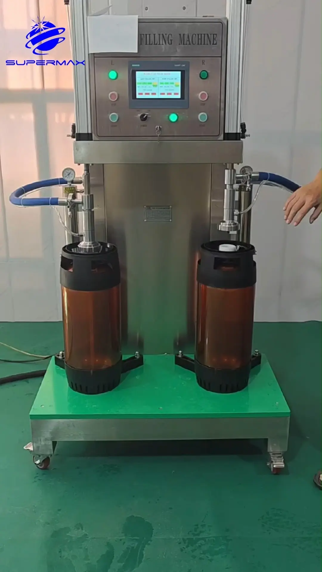 Machine de remplissage de fûts semi-automatique à 2 têtes pour brasserie - Équipement de remplissage de fûts de bière pression 1