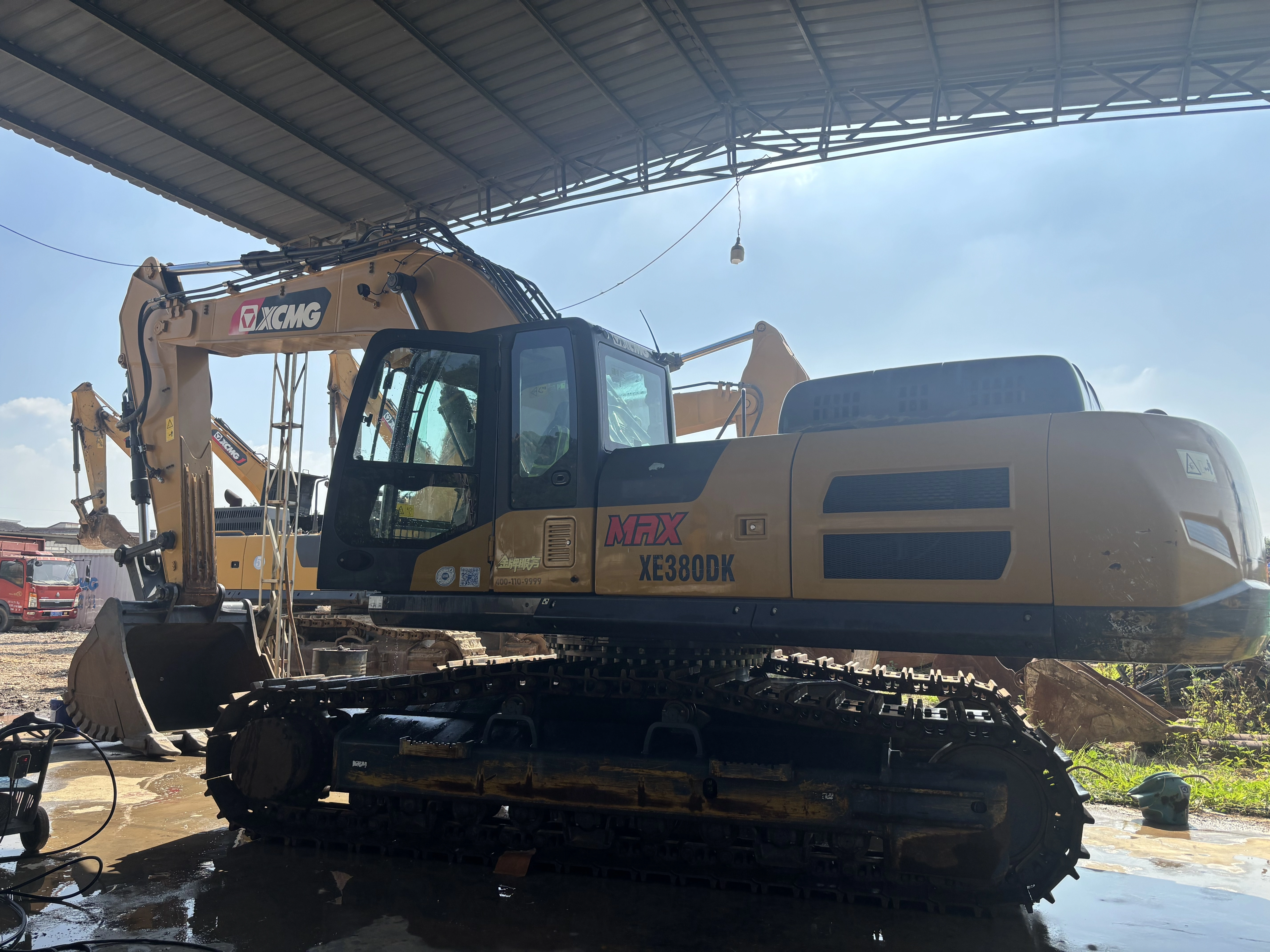 Good Condition Machinery Used XCMG XE380DL Powerful Excavator For Sale. 1