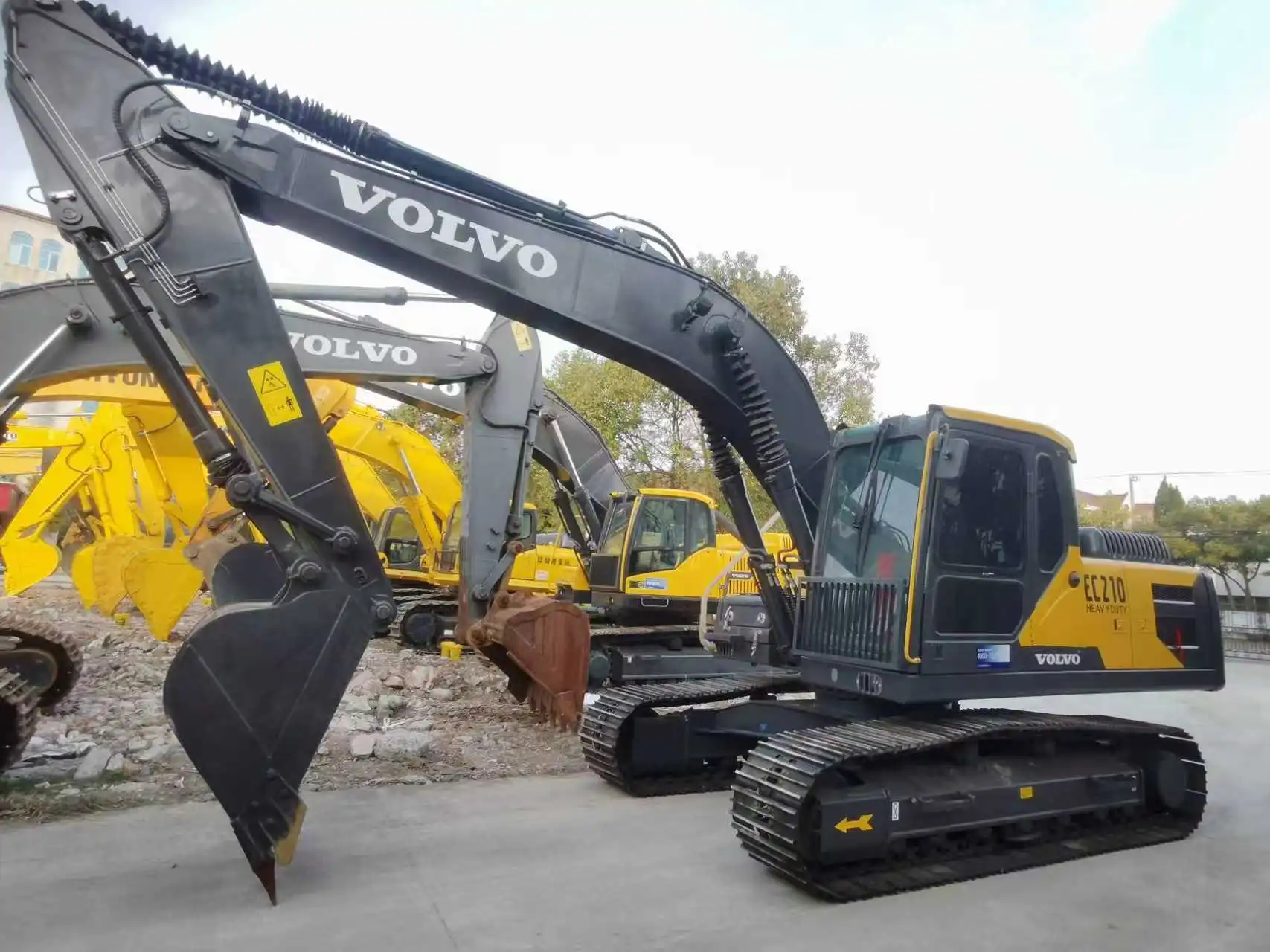 Segunda-manong Volvo EC210 Excavator na 21 toneladang Medium Size Excavator na Ipinagbibili 1