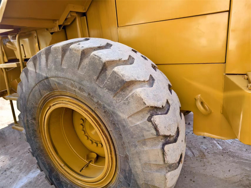Used CAT 938F Wheel Loader 3.8 Ton with 2.5m3 Bucket for Construction 9