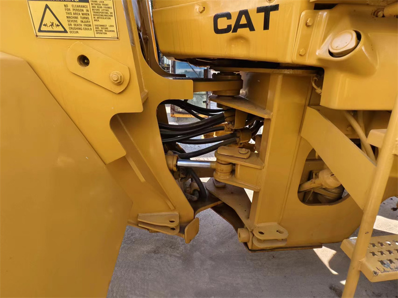 Used CAT 938F Wheel Loader 3.8 Ton with 2.5m3 Bucket for Construction 7
