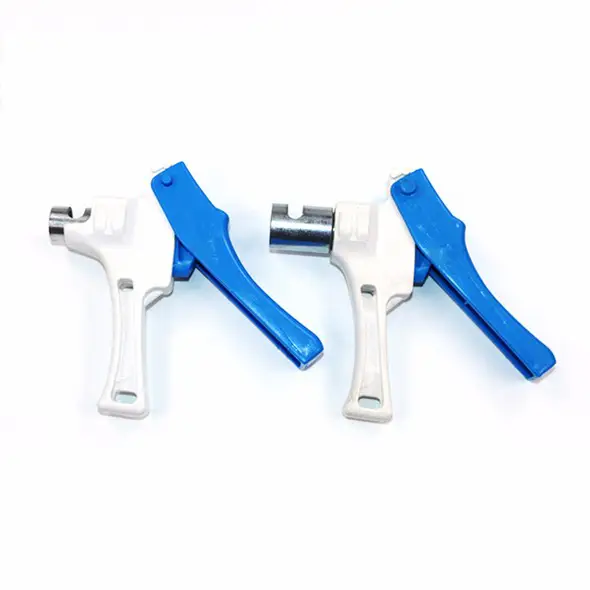 用于滴灌PE管的PP打孔器，孔径4-20mm 1