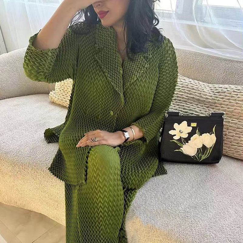 Ensemble deux pièces Miyake Pineapple Pleats pour femme : ensemble à manches longues, haut business <000000>, pantalon ample avec ceinture | OEM/ODM disponible 11