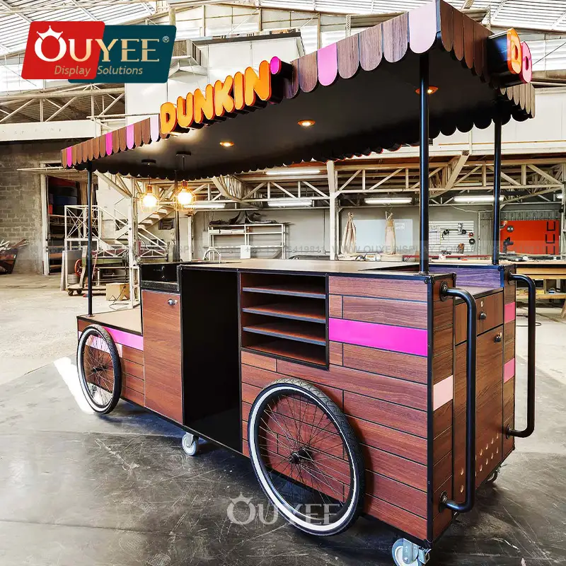 كشك عرض خشبي في مركز تجاري مزود بإضاءة LED وعربة حلوى 1