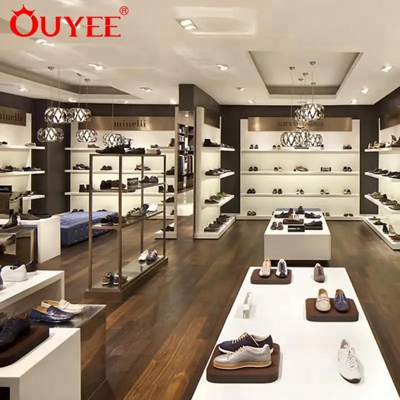 Arredamento e complementi d'arredo per negozi di scarpe da donna, realizzati in fabbrica. 1