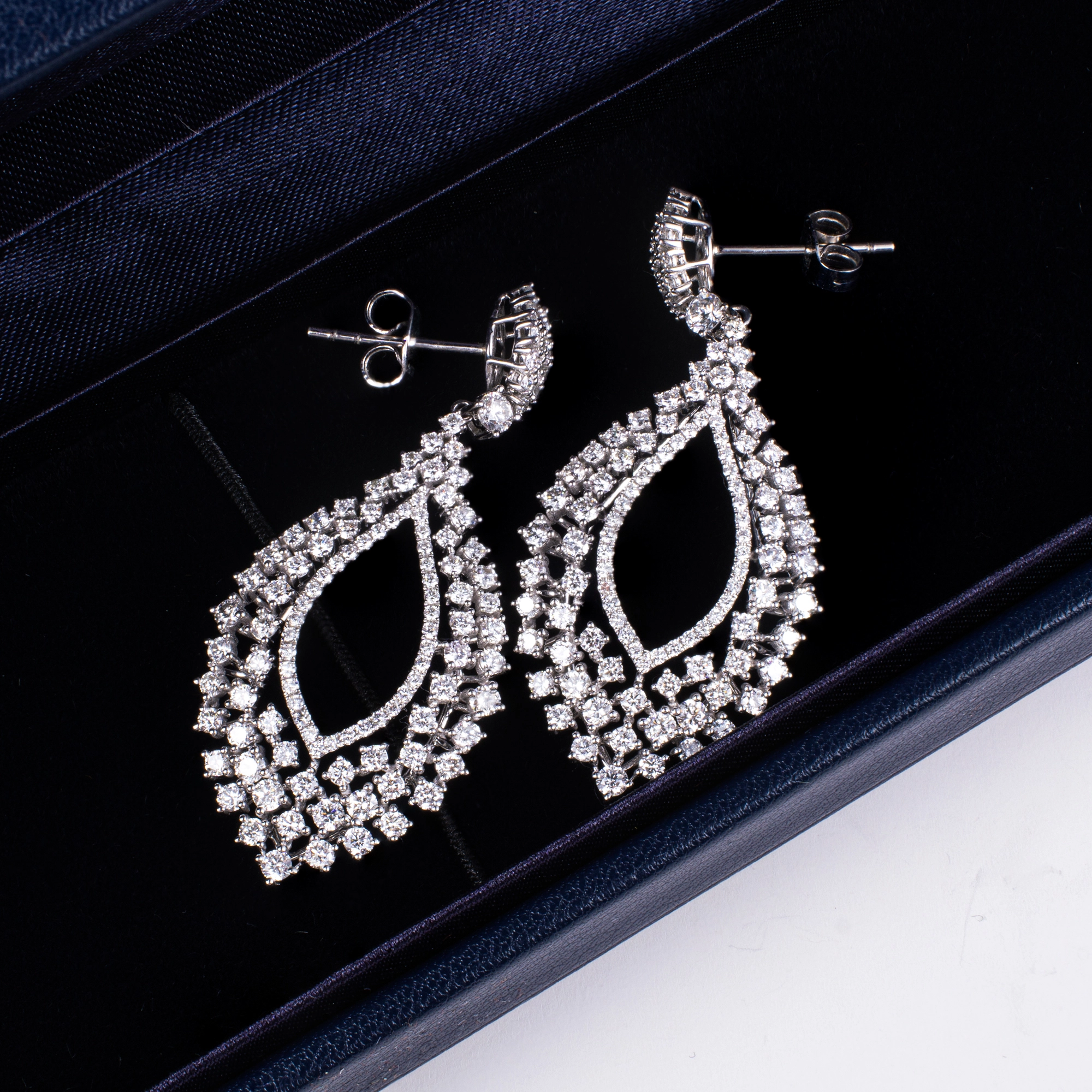 Timeless Bio-mimetic Leaf-inspired Lab Grown Diamond Stud Earrings: 18k Gold,Elegant Luxury,Ideal For Gifting,Daily Wear 1