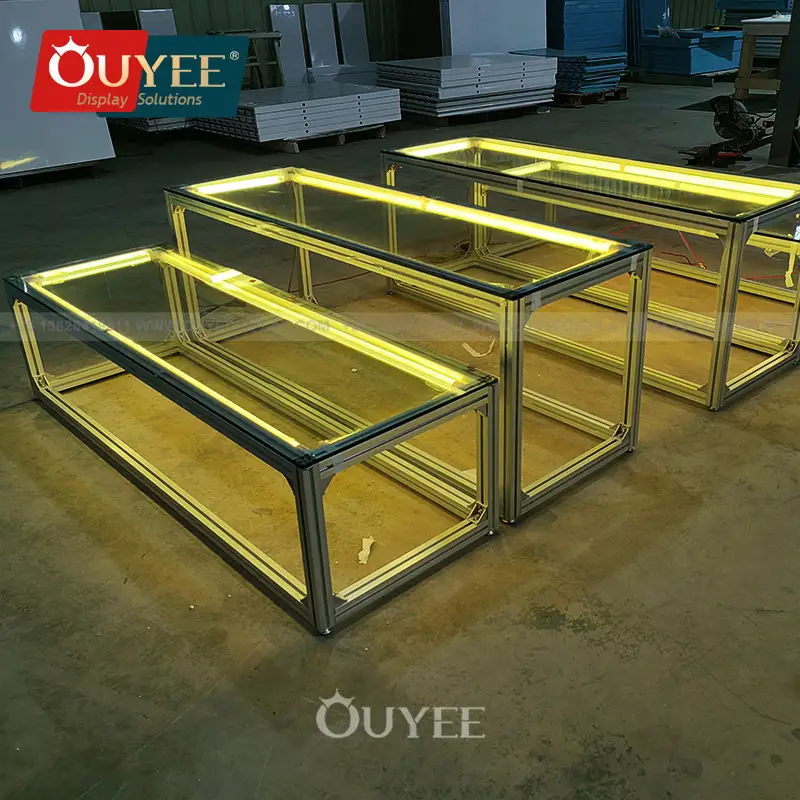 Présentoirs LED personnalisés pour stands d'exposition et salons professionnels portables 1