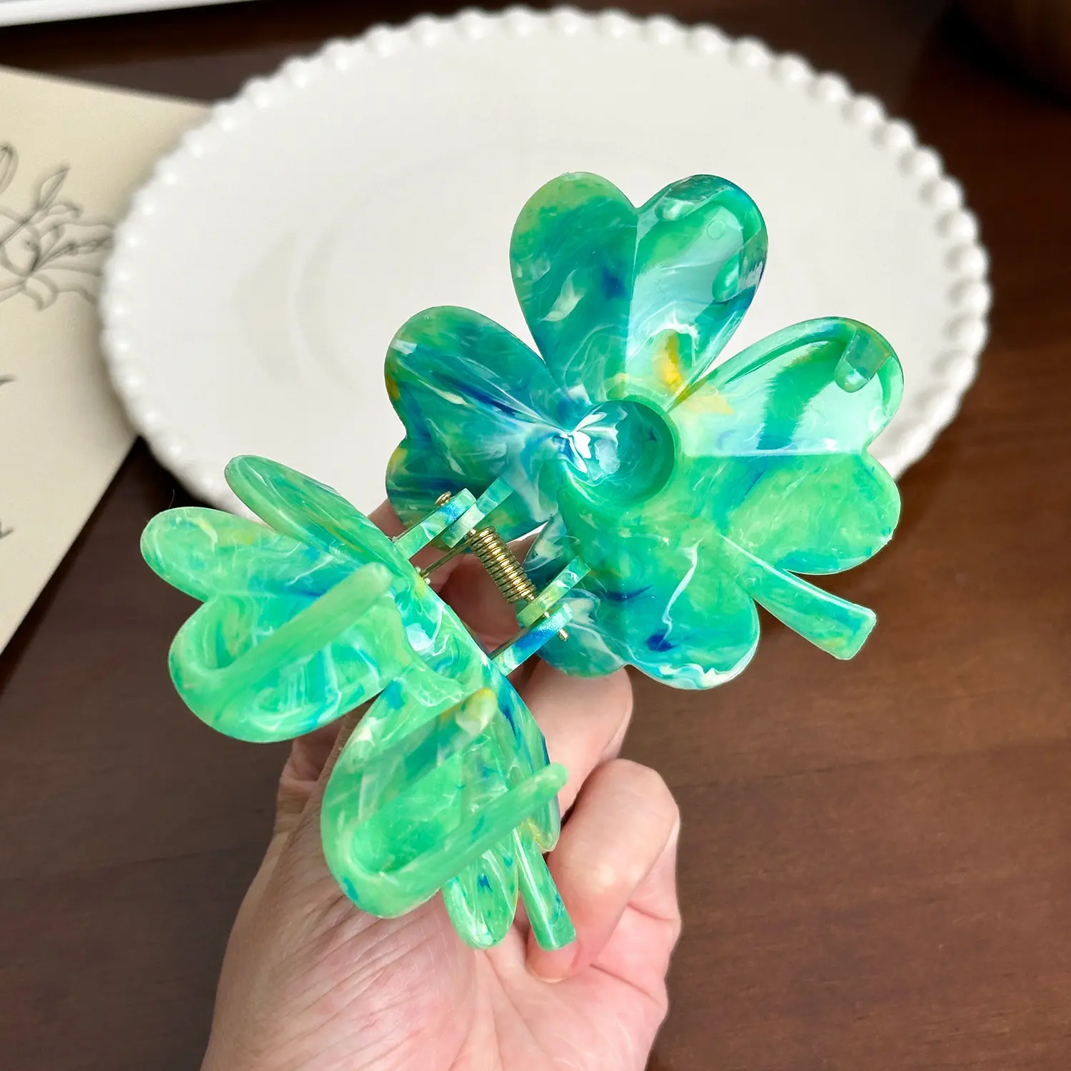 Kitsch Large Loop Claw Clip Resin by Dowell 4