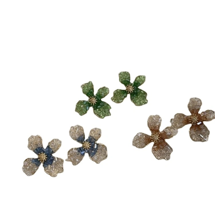 Wholesale Fashion Exaggerate Light Luxury Crystal Flower Silver Needle Women's Earrings Temperament Wedding Jewelry 1