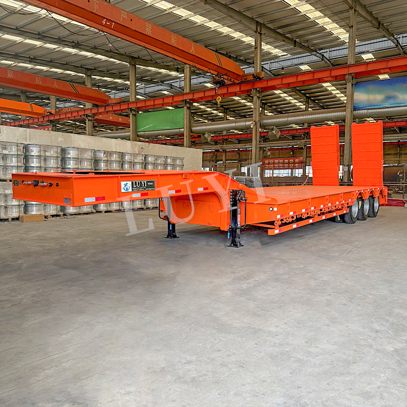 Remolque de plataforma baja para transporte de maquinaria pesada 1