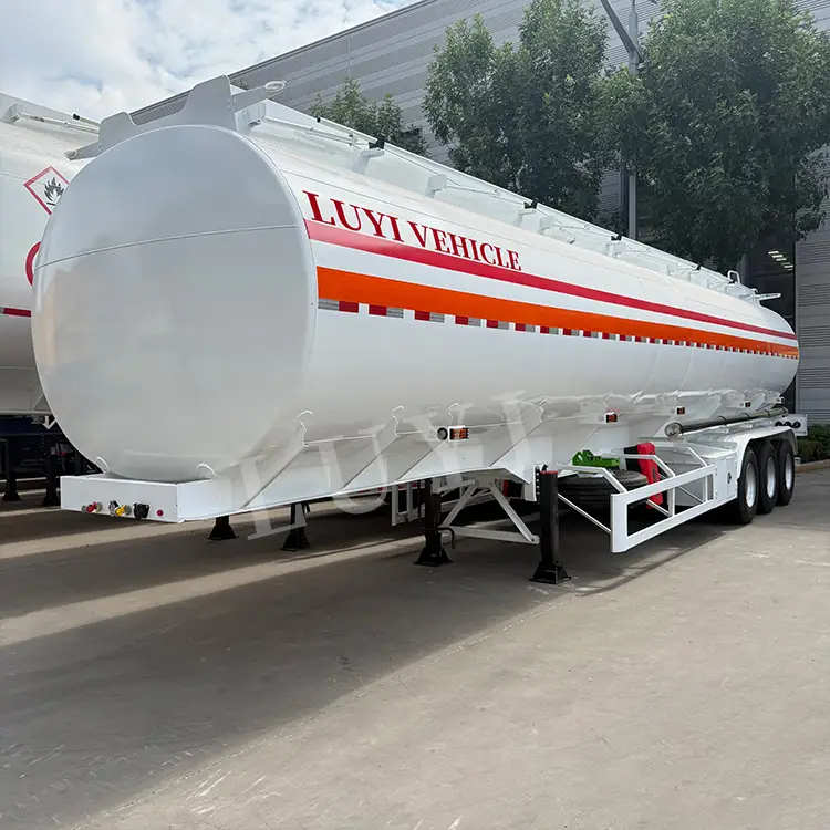 4-Bin 40m³ Oil Tanker Trailer | 3-Axle Transport Solution 1