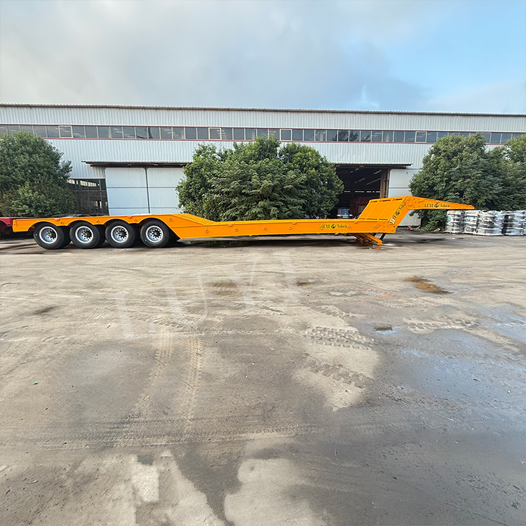 Semi-remorque surbaissée LUYI à 4 essieux pour le transport de marchandises portuaires 3