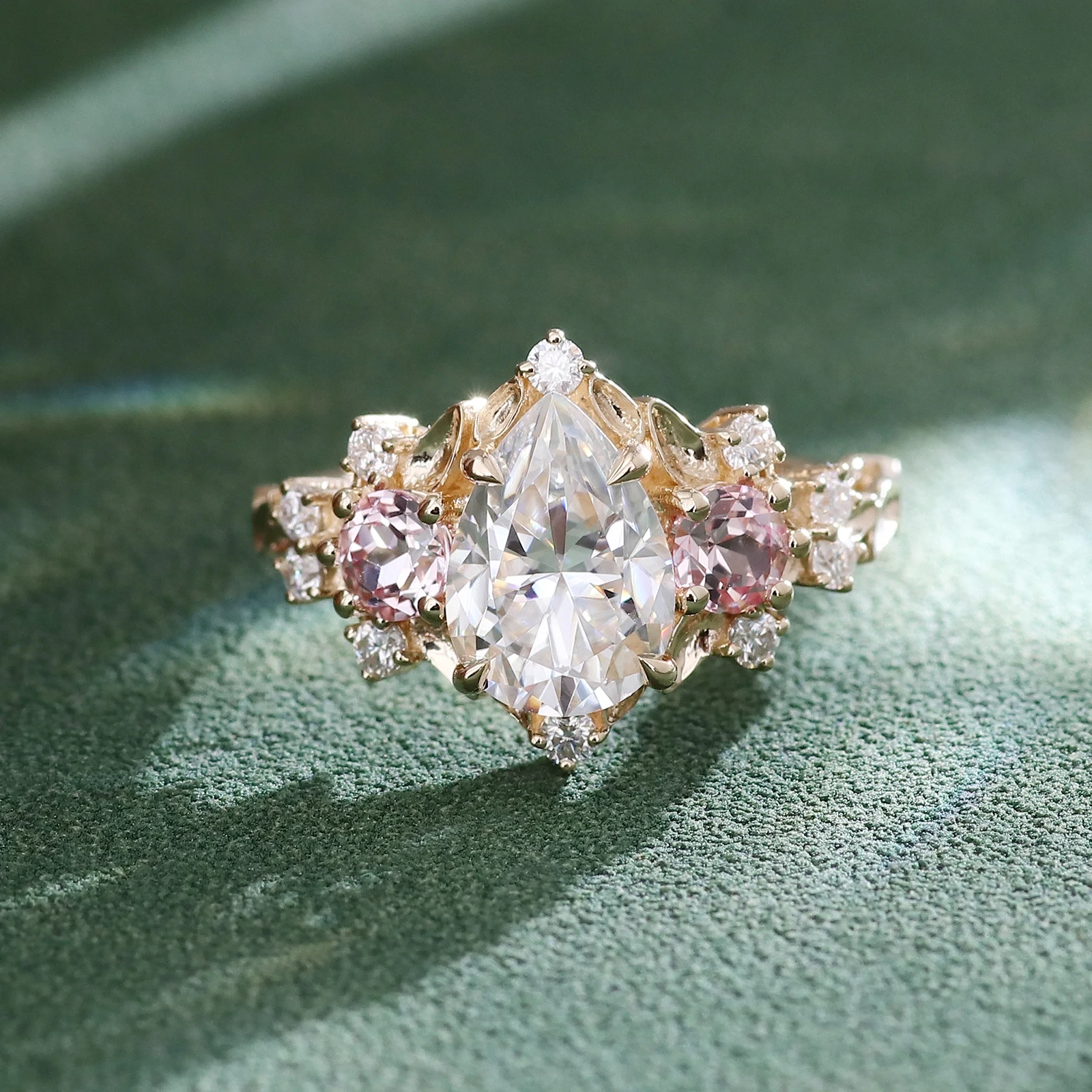 Anneau Moisanite Cut Pear 1