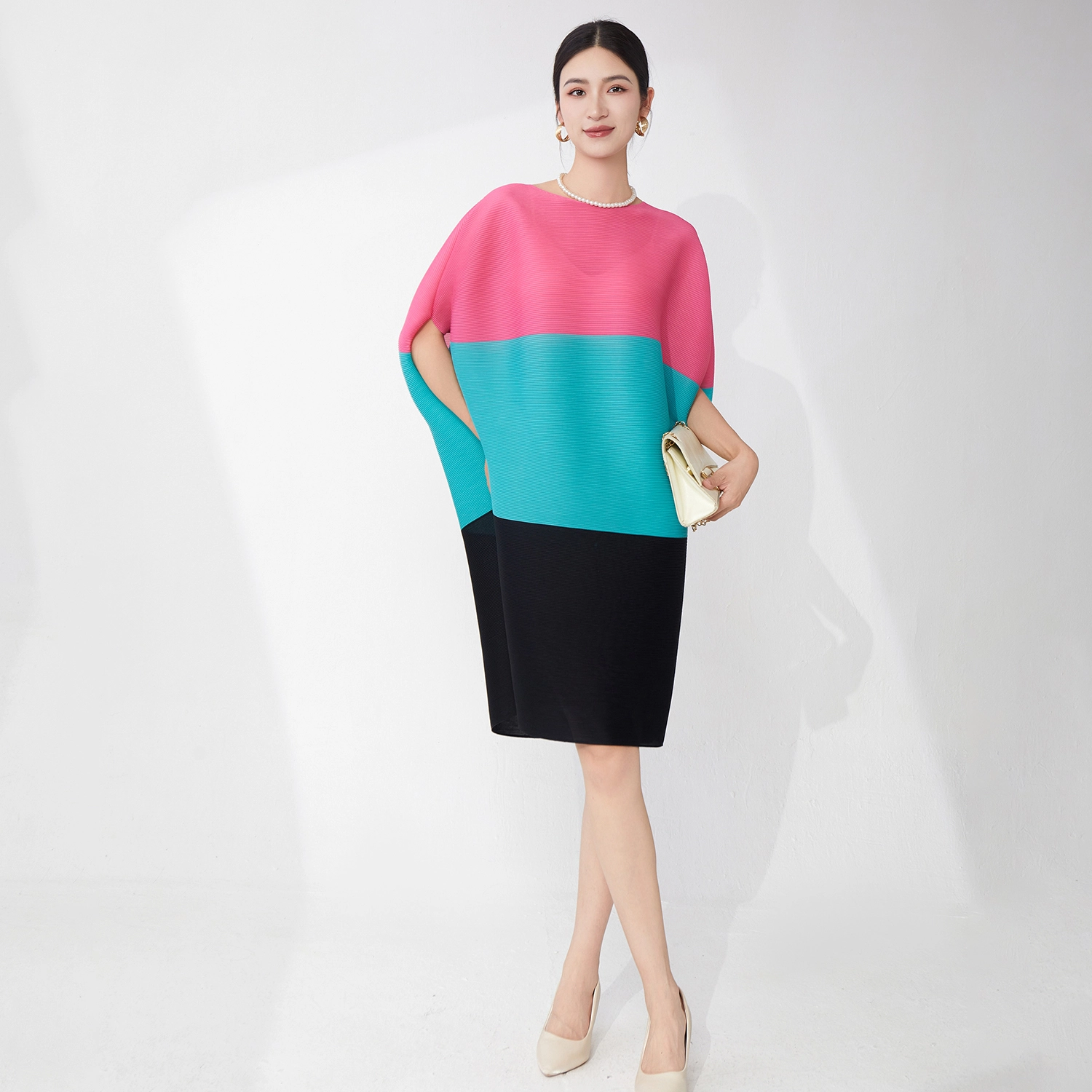 Elegant Women's Miyake Pleated Dress – Bat Sleeve Oversized Midi Summer Dress, OEM/ODM Pleated Clothing Manufacturer 1
