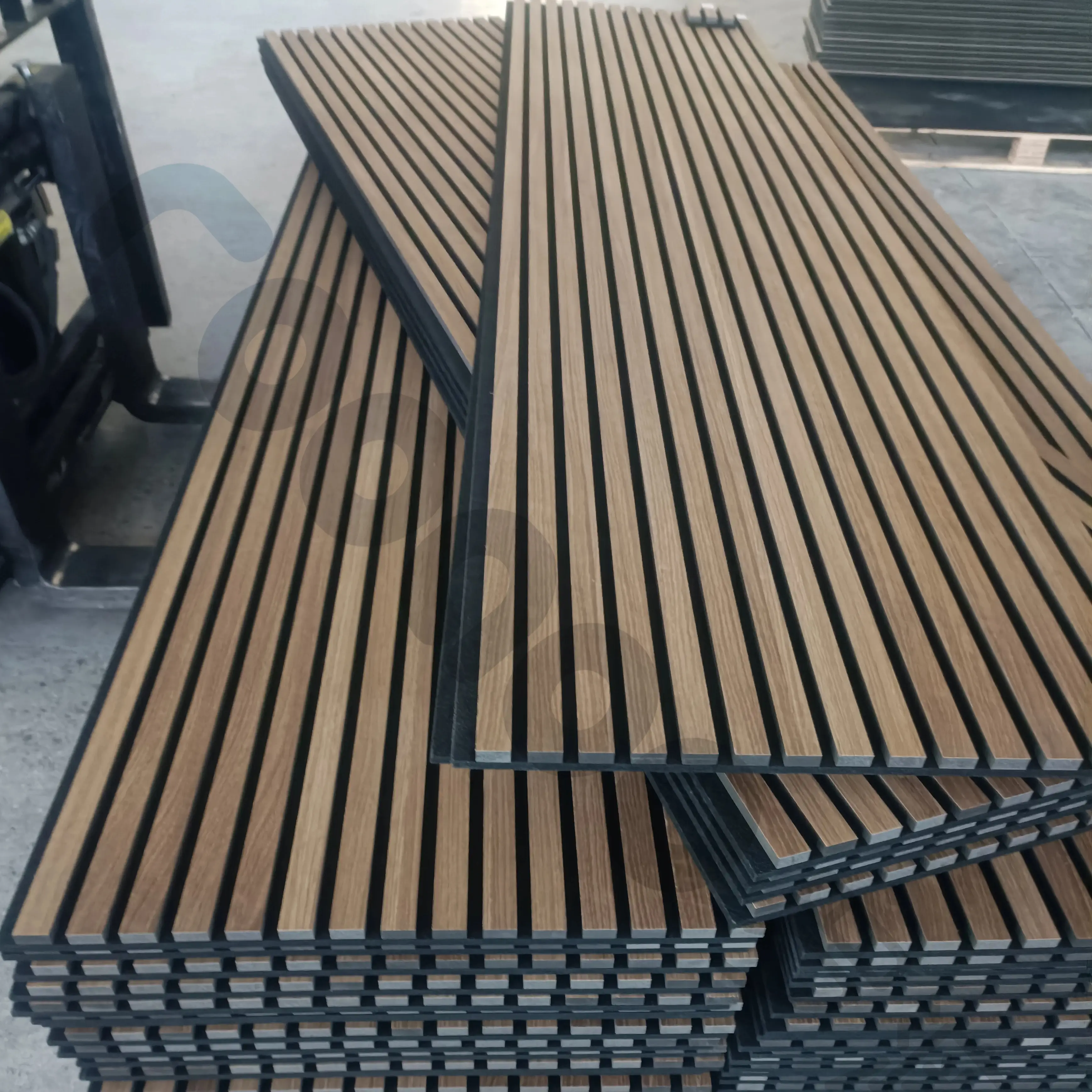 High Quality MDF Wood Slatted Acoustic Felt Soundproof Wall and Ceiling Panels 1