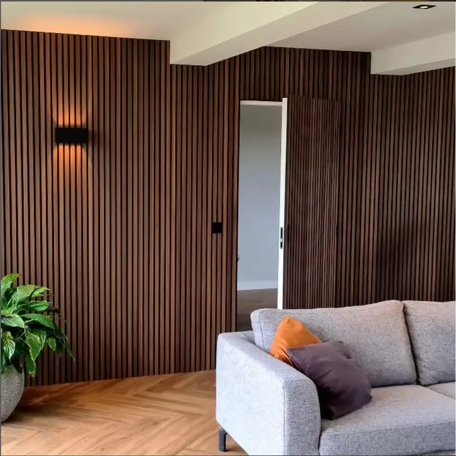 Panneau mural acoustique 3D flexible en placage bois MDF Wave pour salle de sport et hôtel 1