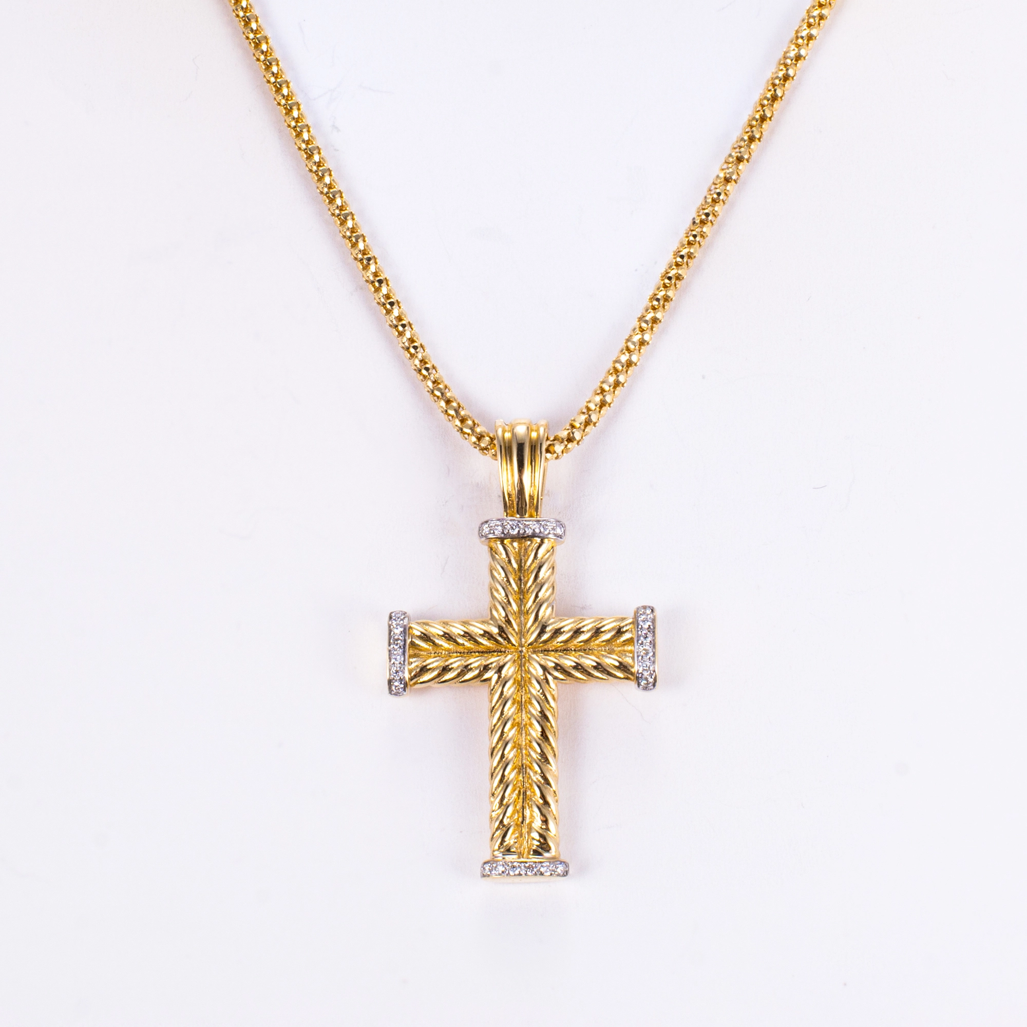 Trendy Cross-inspired Lab-grown Diamond Necklace: 18k Solid Gold,Hip-hop Vibe,Ideal For Celebrations,Gifting & Bulk Wholesale 1