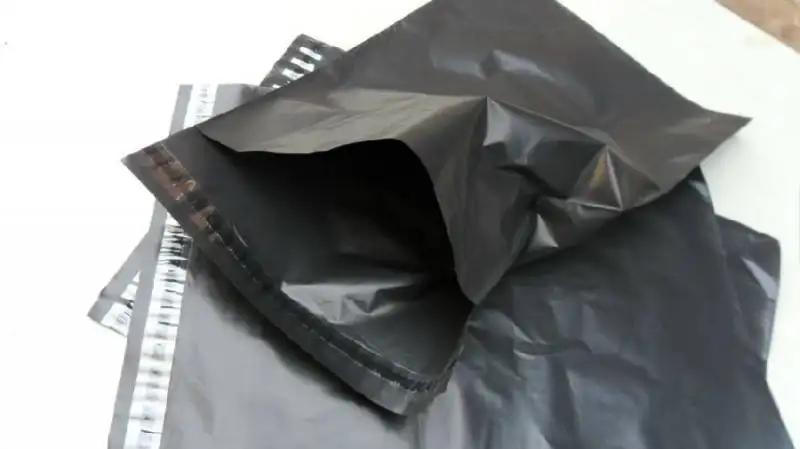 Plastic Zip Lock Bag Making Machine by Chovyting Machinery 3