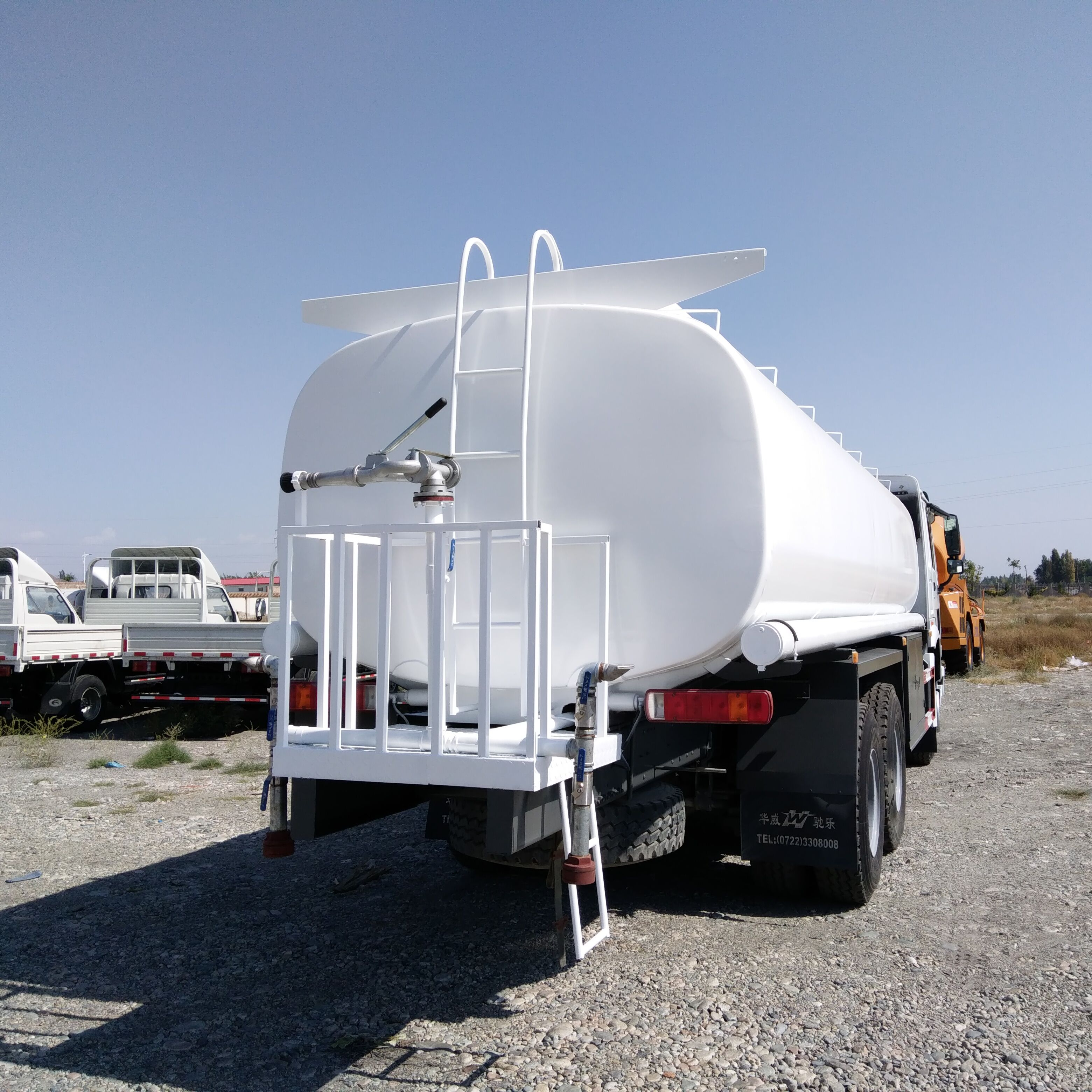 Camion-citerne à eau Sino Howo 18m3 - 336hp, réservoir de 20m3 1
