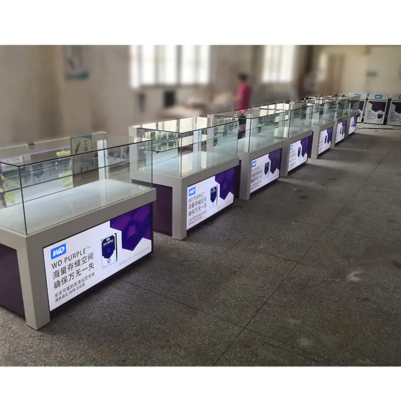 طاولة عرض خشبية لملحقات الهواتف المحمولة مع خزانة زجاجية 1