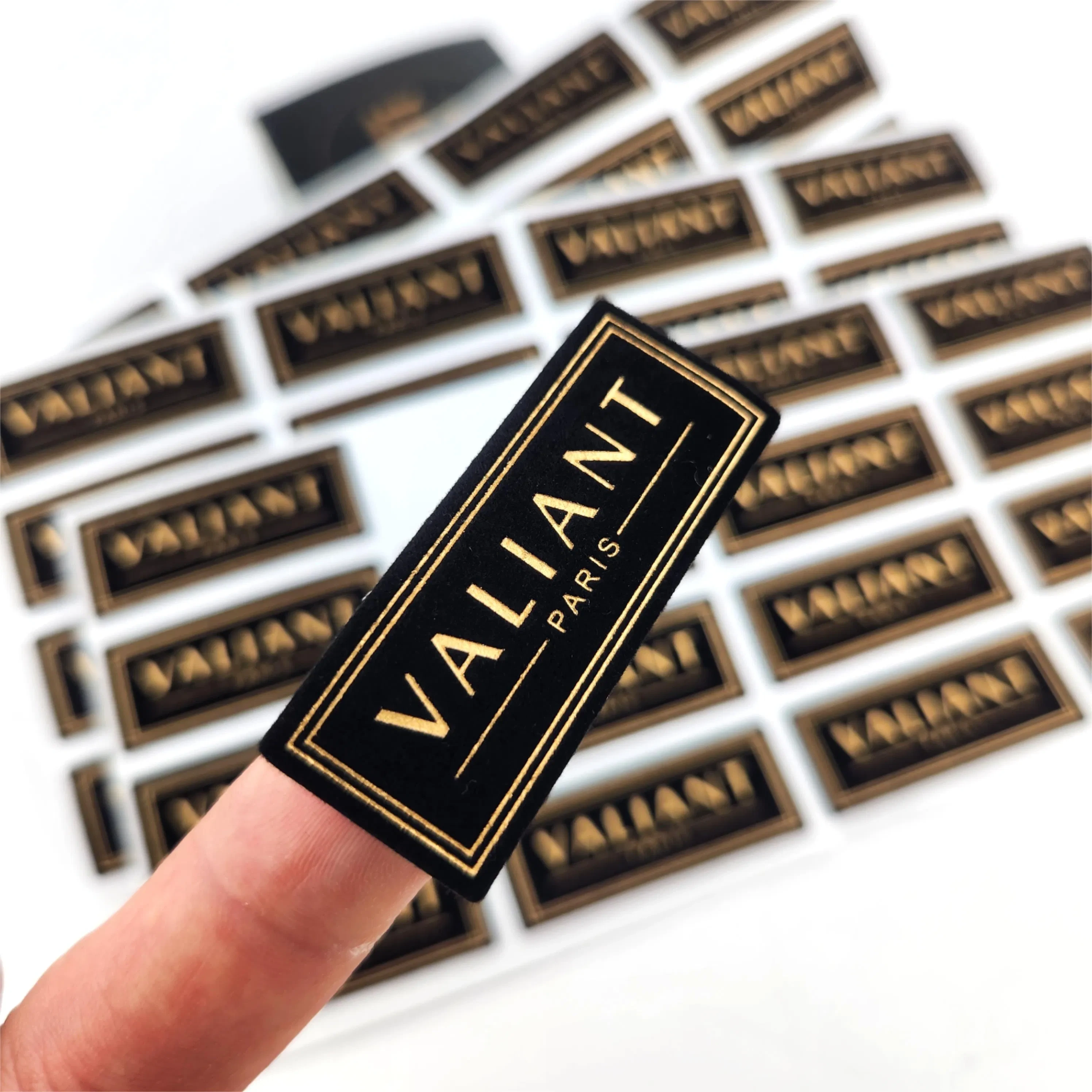 Custom Sticker Roll Gold Foil Label Printing Velvet Hot Stamping Perfume Candle Adhesive 1