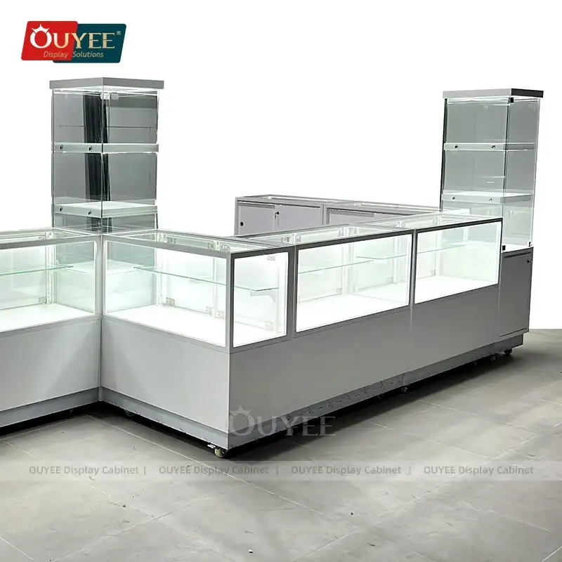 Quiosque de joias com vitrine de vidro e madeira para shopping 1