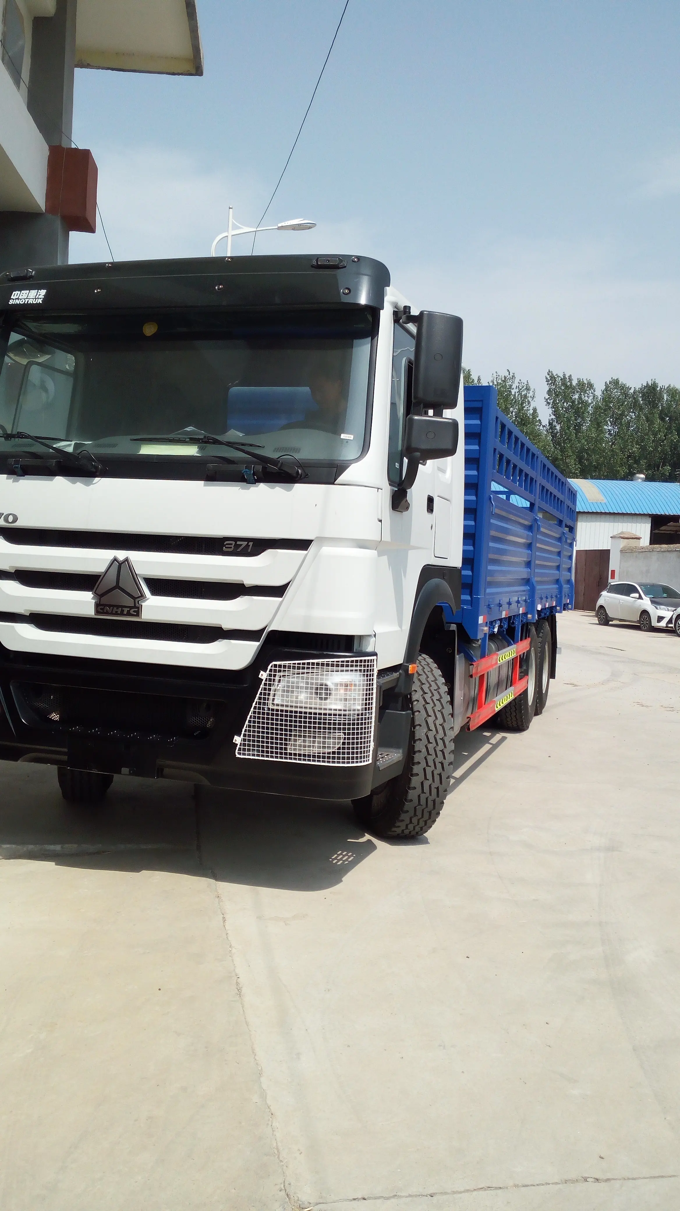 Top Truck with Cargo Box Truck with Cargo Box Company 7